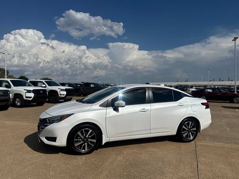Certified 2025 Nissan Versa SV w/ Trunk Package FWD image 11