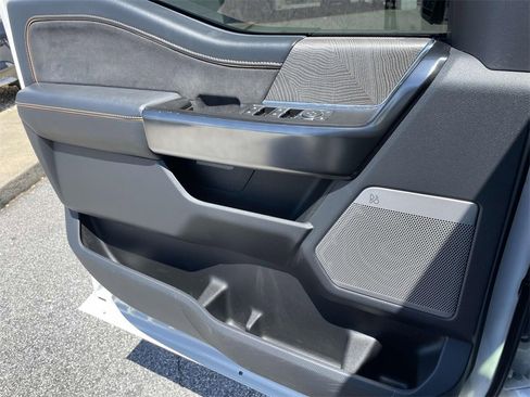 Used 2022 Ford F150 Platinum image 18