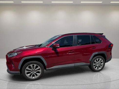 Used 2019 Toyota RAV4 XLE Premium w/ Advanced Technology Package FWD image 3
