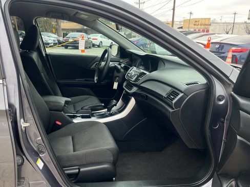 Used 2015 Honda Accord LX image 17