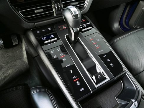 Certified 2022 Porsche Macan GTS AWD/4WD image 16