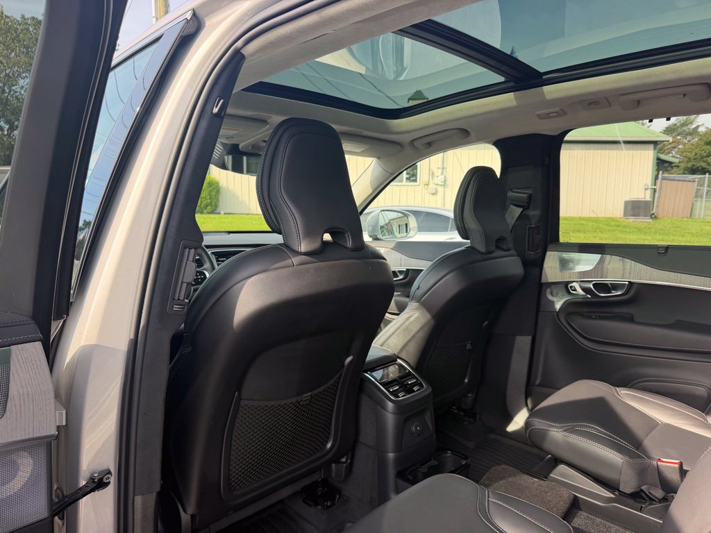 Used 2025 Volvo XC90 T8 Ultra AWD/4WD image 22