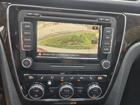 Used 2014 Volkswagen Passat TDI SEL Premium FWD image 37