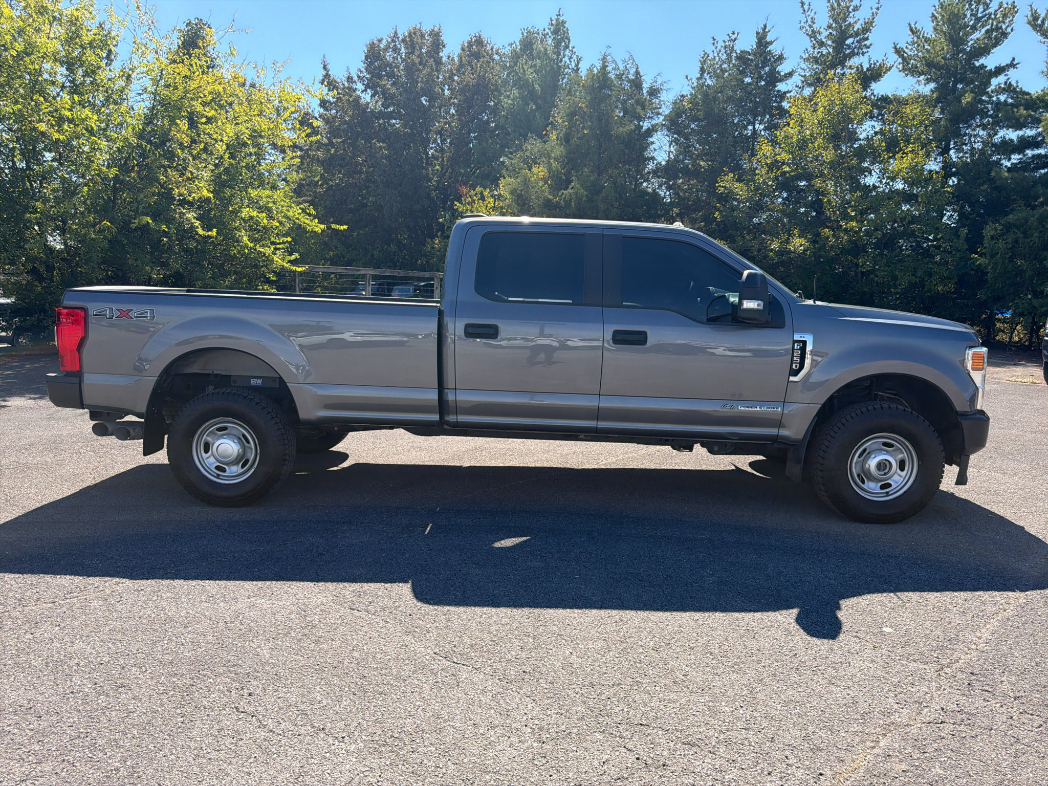 Used 2022 Ford F250 XL w/ Power Equipment Group AWD/4WD image 4