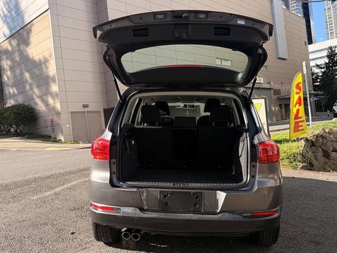 Used 2015 Volkswagen Tiguan S image 11