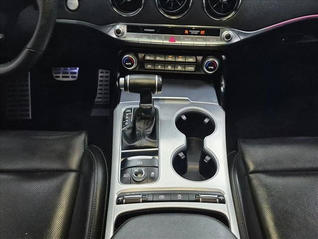 Used 2022 Kia Stinger GT1 RWD image 12