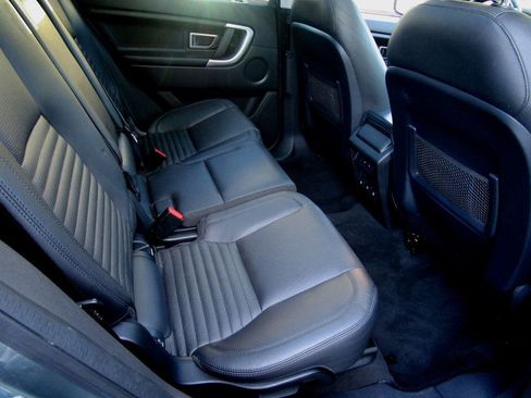 Used 2015 Land Rover Discovery Sport HSE Luxury image 17