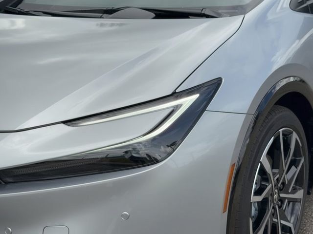 New 2027 Toyota Prius Plug-In Hybrid FWD image 9