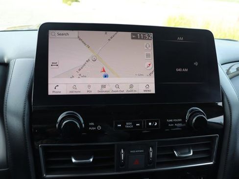 Used 2024 Nissan Armada SV image 16