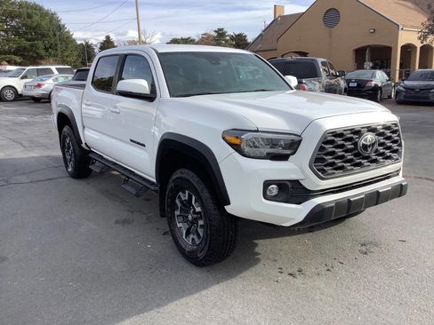 Used 2022 Toyota Tacoma TRD Off-Road image 7