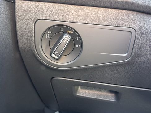 Used 2019 Volkswagen Tiguan SEL w/ 3rd Row Seat Package image 25