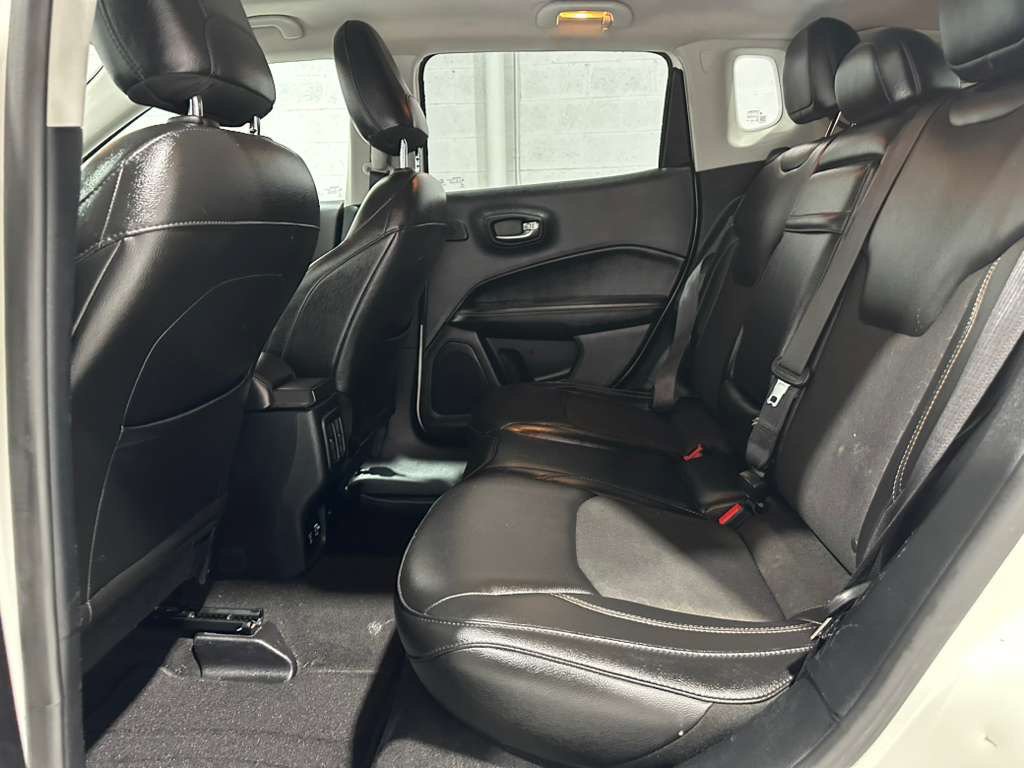 Used 2018 Jeep Compass Latitude w/ Popular Equipment Group FWD image 12