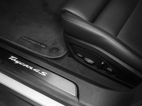 Certified 2021 Porsche Taycan 4S image 27