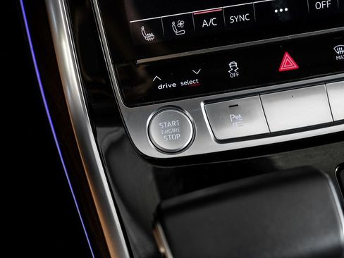 Used 2019 Audi Q8 Prestige w/ Luxury Package AWD/4WD image 19