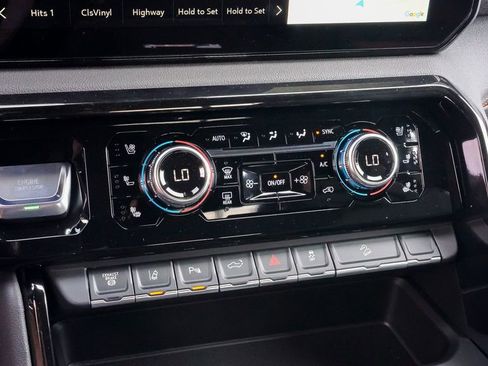 New 2026 GMC Sierra 2500 AT4 w/ AT4 Premium Plus Package AWD/4WD image 17