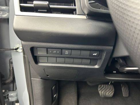 New 2026 Mitsubishi Outlander SE image 38