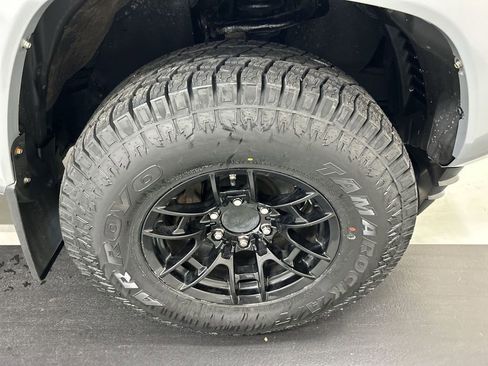 Used 2018 Toyota Tacoma TRD Sport image 8