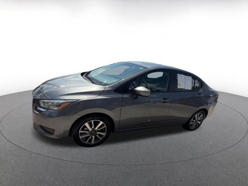 Used 2025 Nissan Versa SV FWD image 8