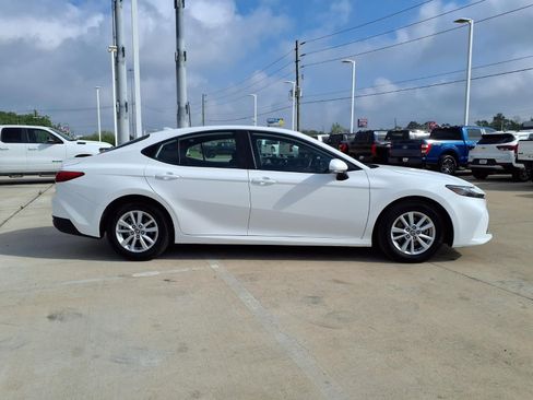 Certified 2025 Toyota Camry LE image 5