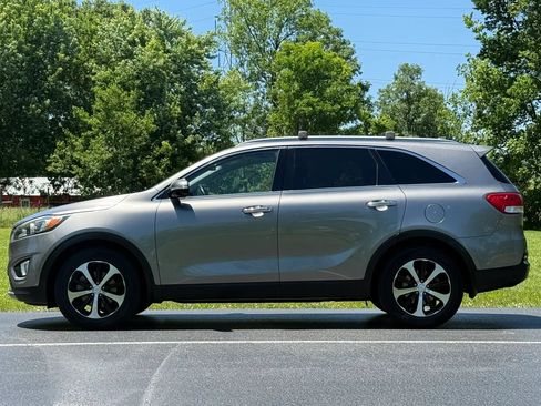 Used 2016 Kia Sorento EX FWD image 8