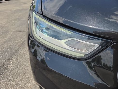 Used 2023 Chrysler Pacifica Touring-L FWD image 15