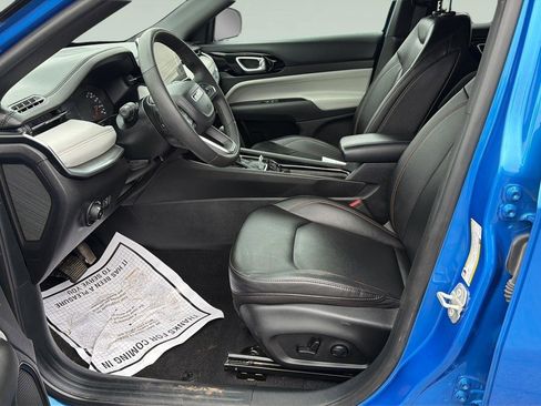 Used 2023 Jeep Compass Limited image 21