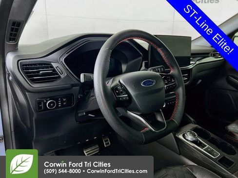 Used 2023 Ford Escape ST-Line Elite w/ Premium Technology Package AWD/4WD image 3