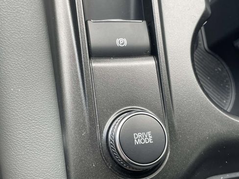 Used 2025 Ford Explorer Active image 22