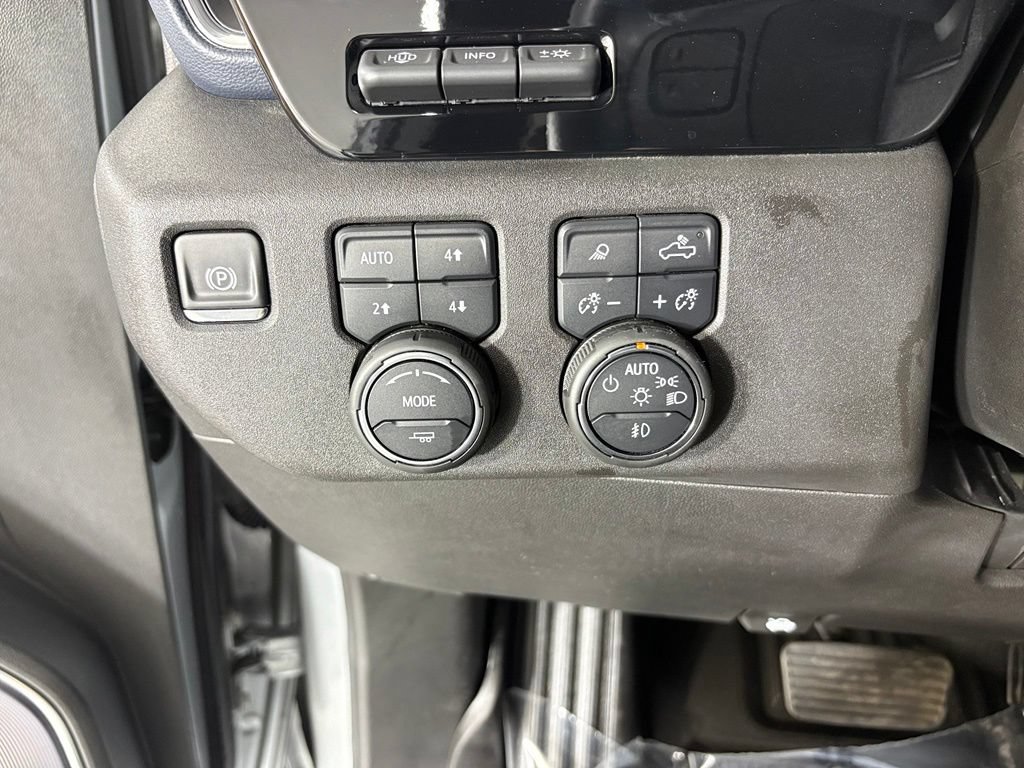 Used 2025 Chevrolet Silverado 2500 High Country w/ Technology Package AWD/4WD image 31