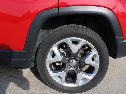 Used 2018 Jeep Compass Limited image 10