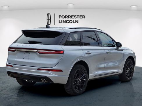 New 2026 Lincoln Corsair Premiere image 3