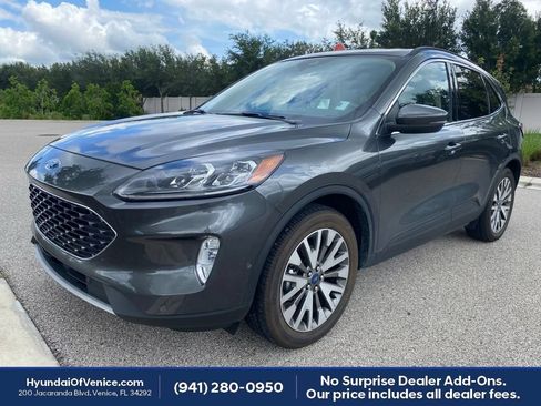 Used 2020 Ford Escape Titanium w/ Titanium Premium Package 2.0 AWD/4WD image 12