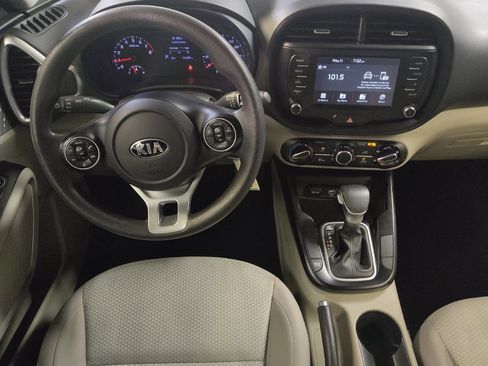 Used 2020 Kia Soul LX FWD image 22