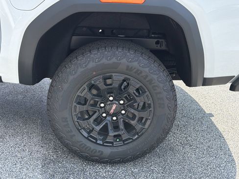 New 2026 GMC Canyon Elevation w/ Convenience Package RWD image 25