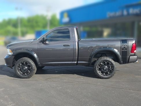Used 2016 RAM 1500 Express AWD/4WD image 3