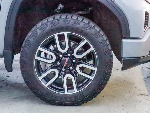 Used 2023 GMC Sierra 1500 AT4 w/ Technology Package image 9