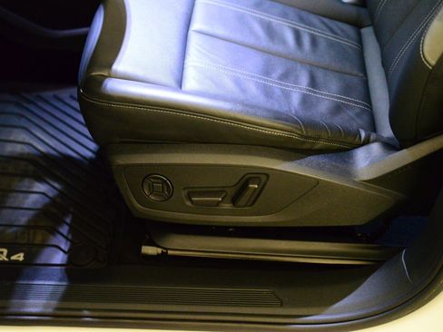 Used 2023 Audi Q4 e-tron Premium Plus w/ Premium Plus image 23