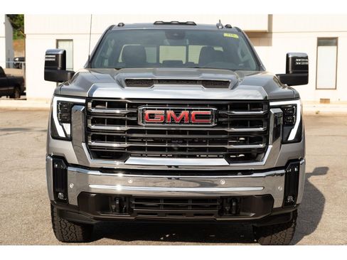 New 2026 GMC Sierra 2500 SLT AWD/4WD image 3