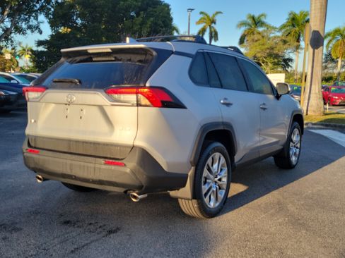 Used 2025 Toyota RAV4 XLE Premium image 5