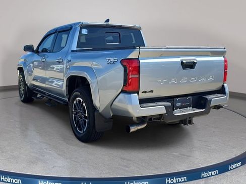 Used 2025 Toyota Tacoma TRD Sport w/ TRD Sport Upgrade Package AWD/4WD image 8