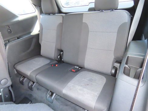 Used 2023 Chevrolet Traverse LT image 19