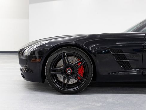 Used 2012 Mercedes-Benz SLS AMG Roadster image 8