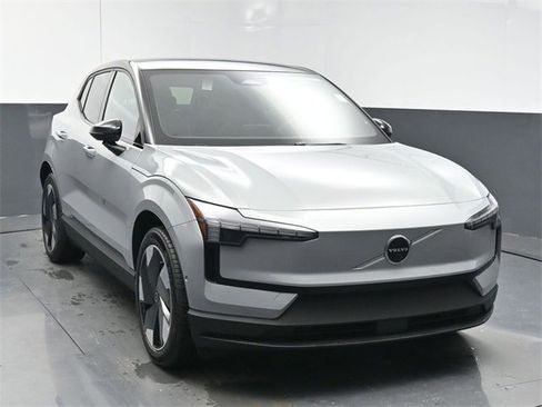 New 2025 Volvo EX30 Ultra w/ Climate Package image 2