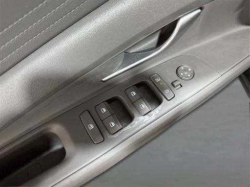 Used 2024 Hyundai Elantra SEL FWD image 30