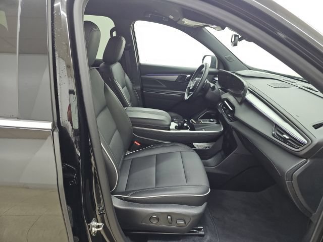 Used 2025 Buick Enclave Preferred AWD/4WD image 23
