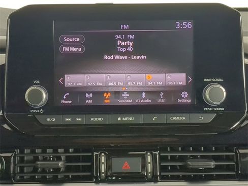 Used 2022 Nissan Pathfinder SV image 21