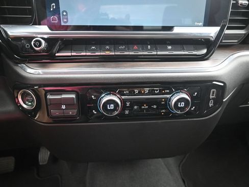 Certified 2025 GMC Sierra 1500 SLT AWD/4WD image 19
