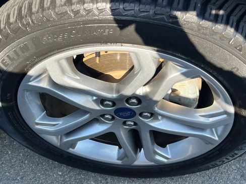 Used 2018 Ford Edge Titanium FWD image 15