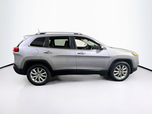 Used 2018 Jeep Cherokee Limited AWD/4WD image 4