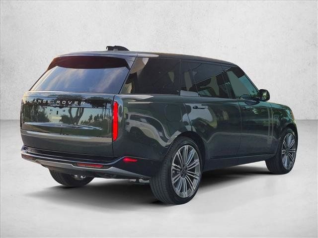 New 2027 Land Rover Range Rover Long Wheelbase SE AWD/4WD image 2